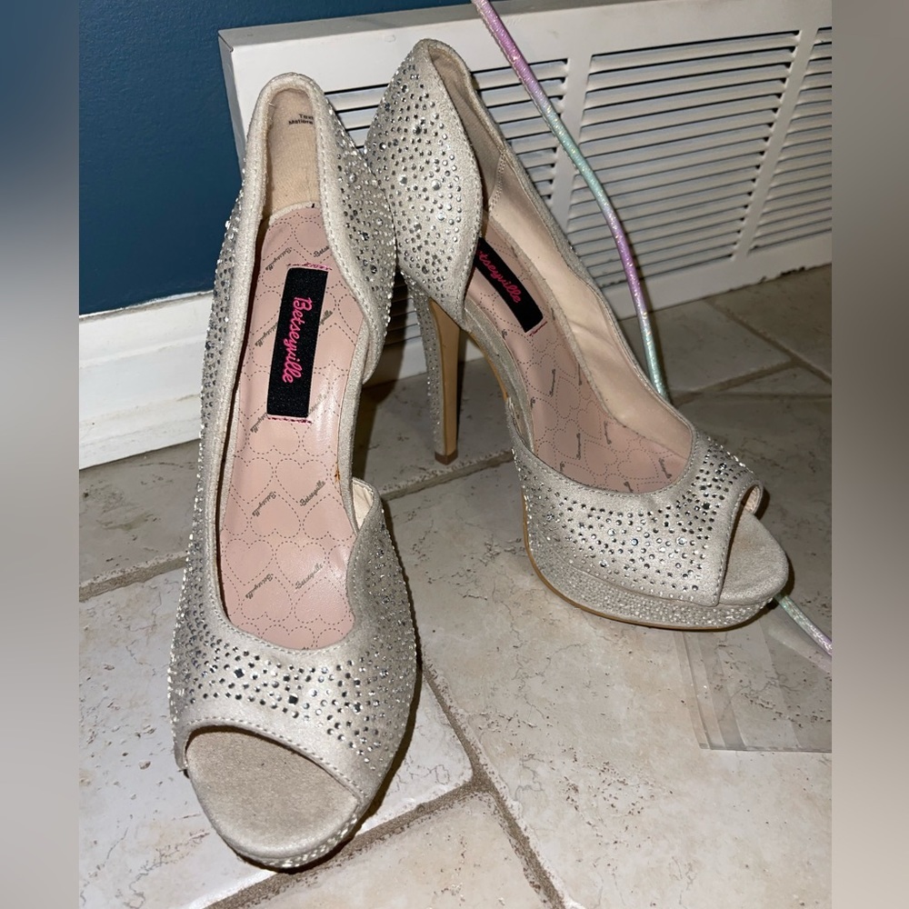 Betseyville rhinestone peep toe heels Size 7.5